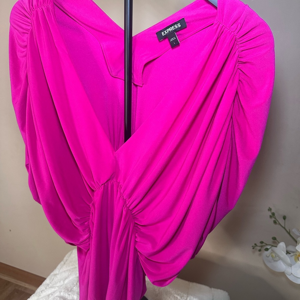 Express Women's Pink Ruched Top - Picture 2 of 4